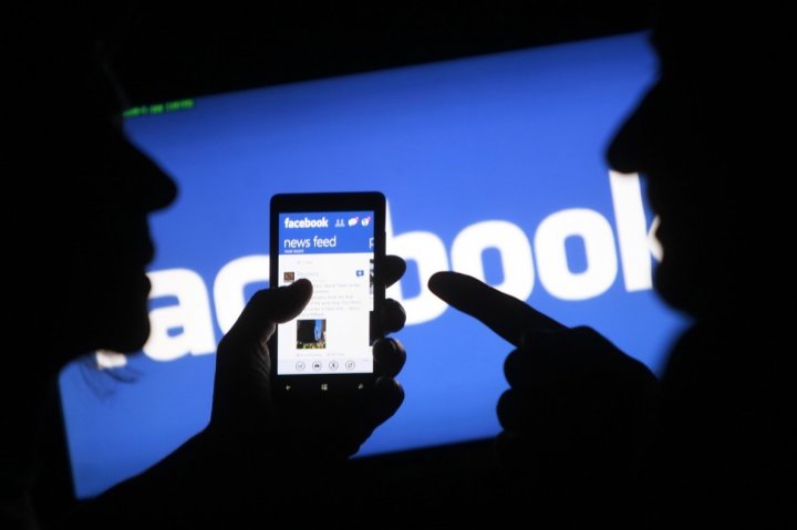 "Facebook" şəxsi məlumatları profildən çıxarmaq imkanı təqdim edəcək