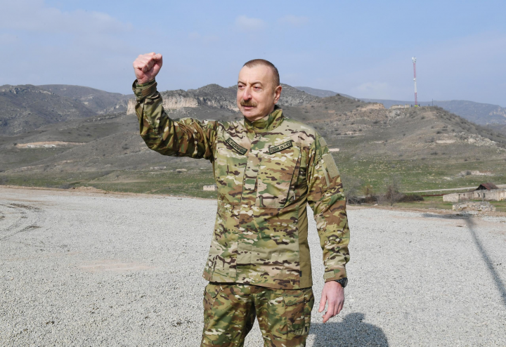 Prezident bir qrup hərbçini “Cəbrayılın azad olunmasına görə” medalı ilə təltif etdi