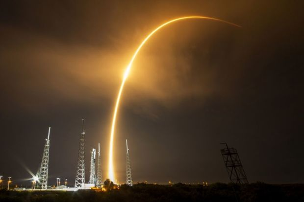 “SpaceX” daha 54 peyki Yerin orbitinə buraxıb