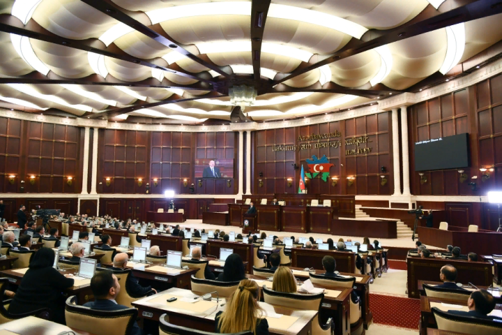 Deputatlar İranla parlamentlərarası qrupun buraxılmasını tələb edib