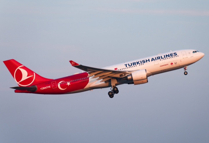 “Turkish Airlines” şirkətinin sərnişinləri uçuş zamanı mesencerlərdən istifadə edə bilərlər