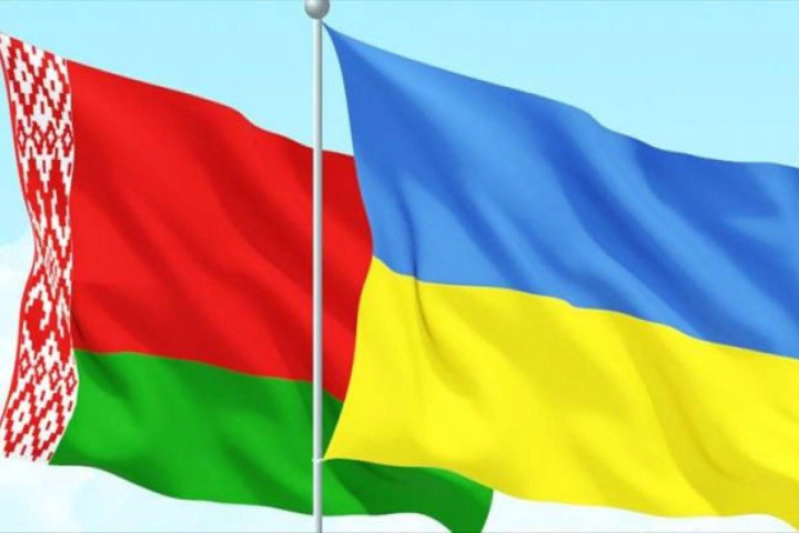 Ukrayna Belarusdakı səfirini geri çağırır