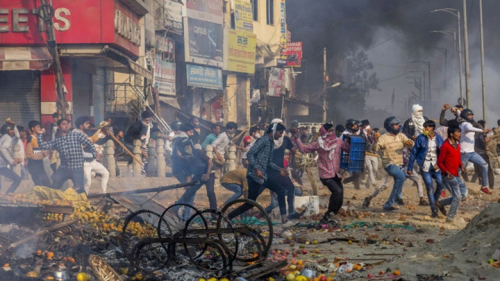 Hindistandakı etnik zəmində toqquşmalarda 60 nəfər ölüb