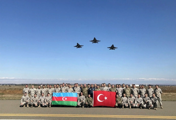Türkiyə HHQ-nin F-16 təyyarələri Azərbaycanda
