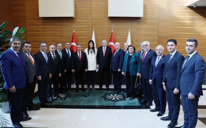 Ərdoğan Azərbaycan parlamentinin deputat heyəti ilə görüşüb