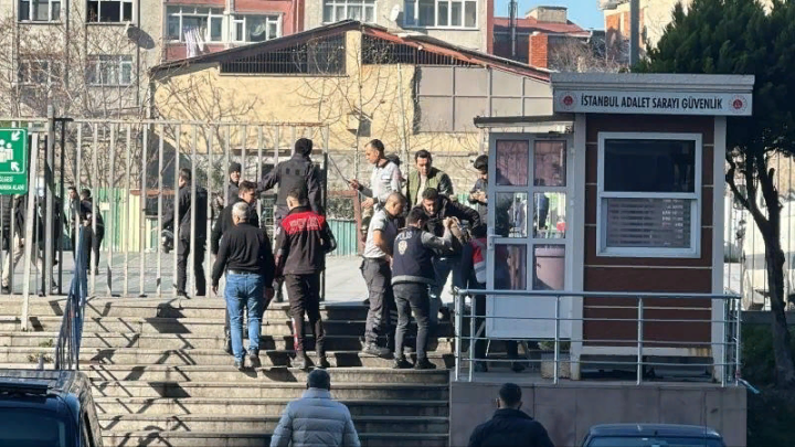 İstanbulda məhkəməyə hücum edən terrorçular öldürülüb