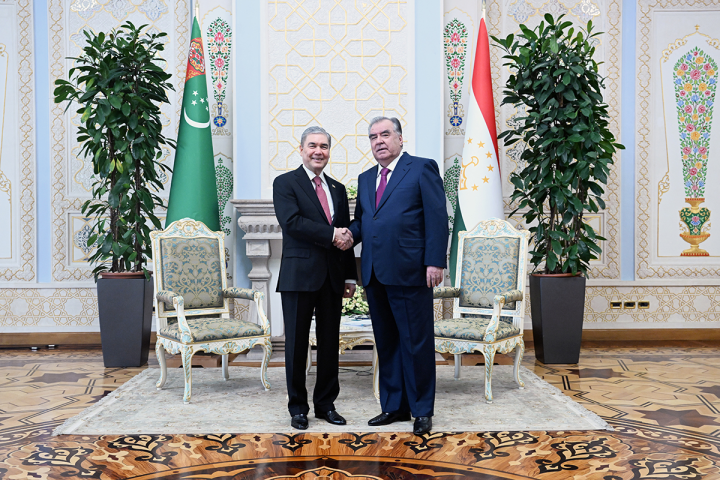 Qurbanqulu Berdiməhəmmədov Tacikistan Prezidenti ilə görüşüb