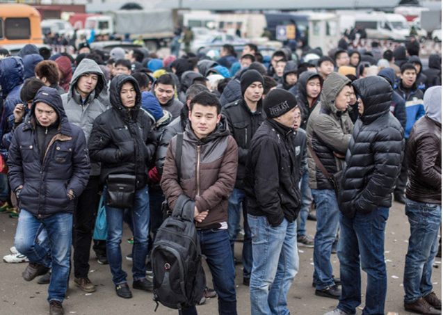 Minlərlə tacik Rusiya aeroportlarında qalıb