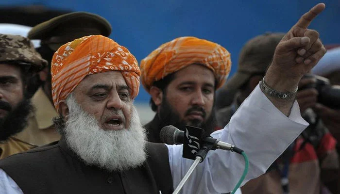 Pakistanlı din xadimi beynəlxalq güclərə milli resursları ələ keçirməyə yol verməyəcəyini iddia edir