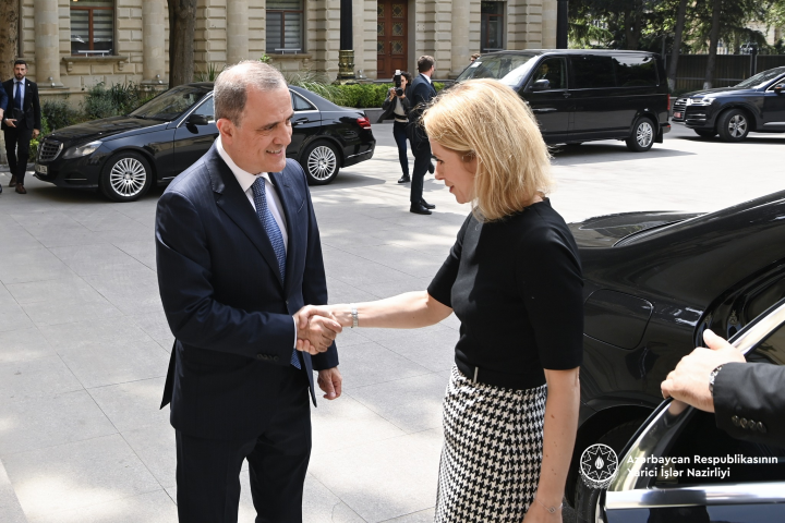 XİN başçısı  Kaya Kallas ilə görüşüb