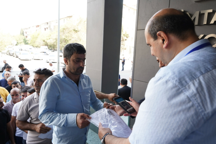 Xüsusi hazırlıq keçmiş taksi sürücüləri üçün test imtahanı keçirilib