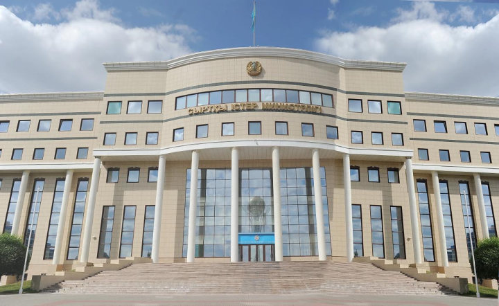 Qazaxıstan yeni investor vizası tətbiq edir