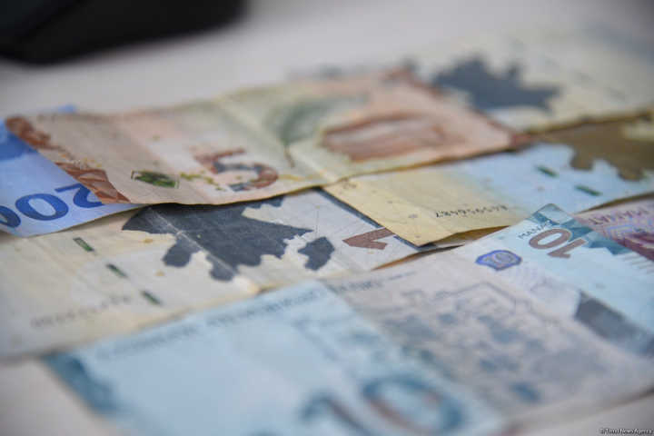 Fiziki şəxslərin banklardakı əmanətlərinin dinamikası açıqlanıb