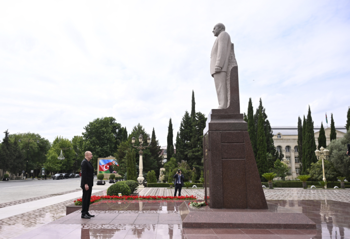 Prezident İlham Əliyev Yevlaxa səfərə gedib