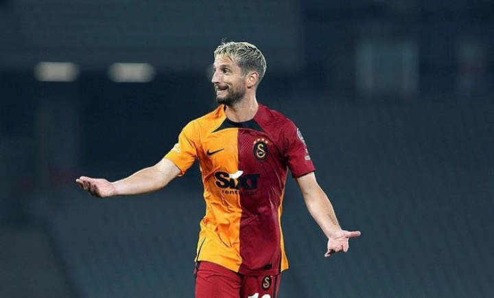 Tanınmış futbolçu karyerasını başa vurur