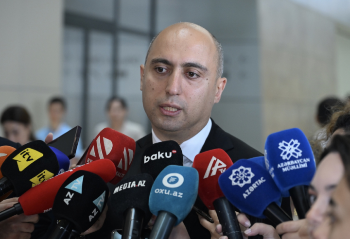 Nazir: Hazırda məktəbli formalarında dəyişiklik nəzərdə tutulmur