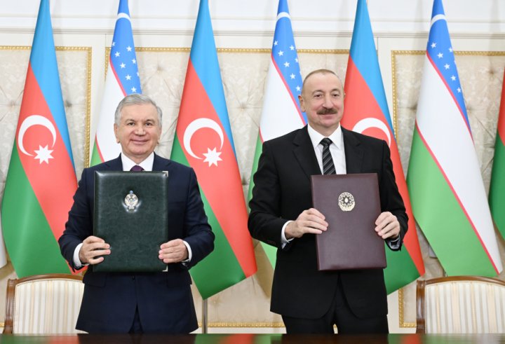Azərbaycan ilə Özbəkistan arasında imzalanmış sənədlər mübadilə edilib
