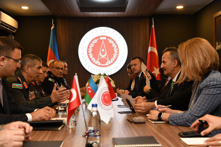 Azərbaycan müdafiə nazirinin Türkiyəyə səfəri davam edir