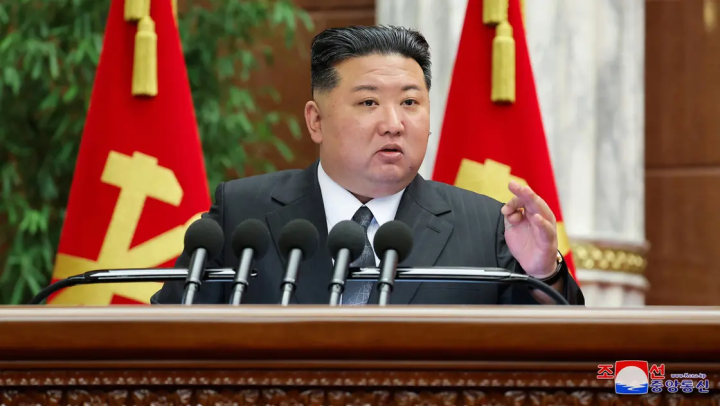 Şimali Koreya lideri Kim Çen In ordunu real müharibəyə hazır olmağa çağırıb