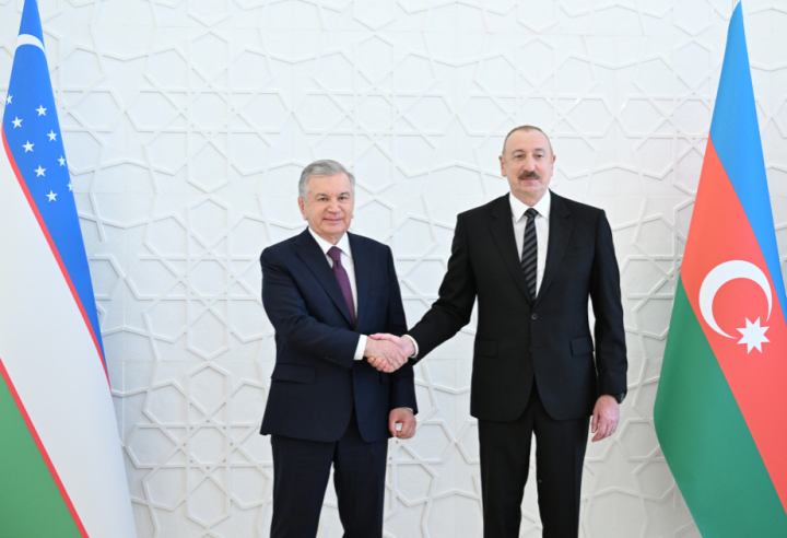 İlham Əliyev Özbəkistan Prezidentini təbrik edib