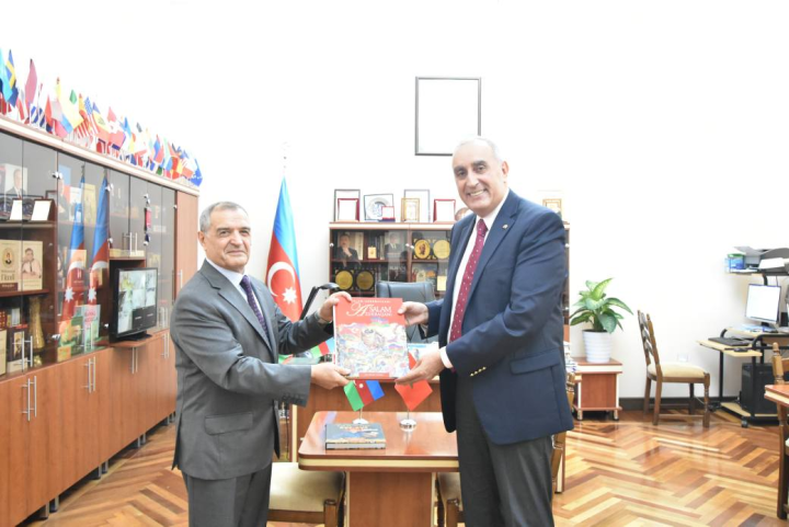 Mərakeş səfiri Azərbaycan Milli Kitabxanasında olub