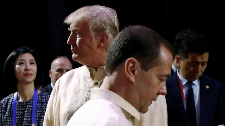 Rusiya prezidenti Medvedev Trampın Rusiya yaxınlığında sualtı qayıqlarla bağlı iddiasını təkzib edib