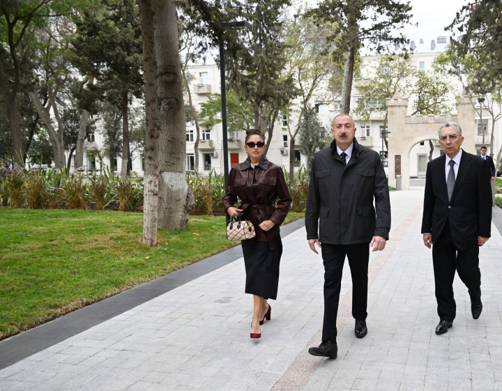 Prezident  və birinci xanım Bakının Nərimanov rayonunda salınan yeni parkın açılışında iştirak edib