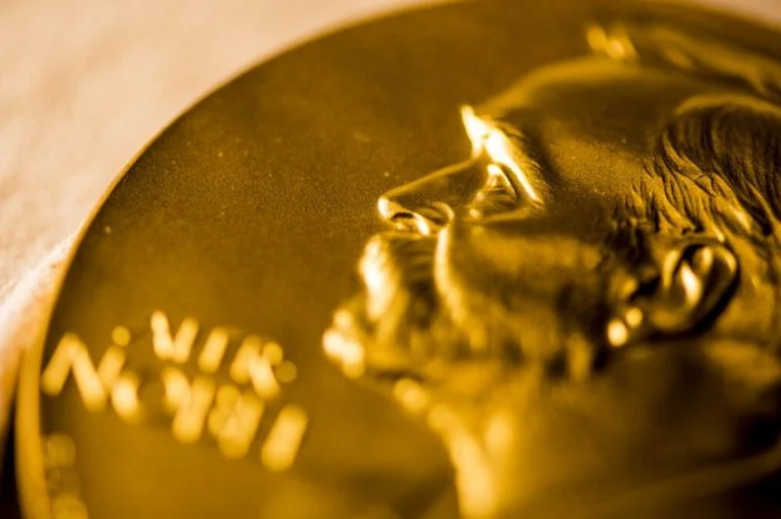 ABŞ-Yapon üçlüyü immun sistemi tədqiqatlarına görə tibb üzrə Nobel mükafatına layiq görülüb