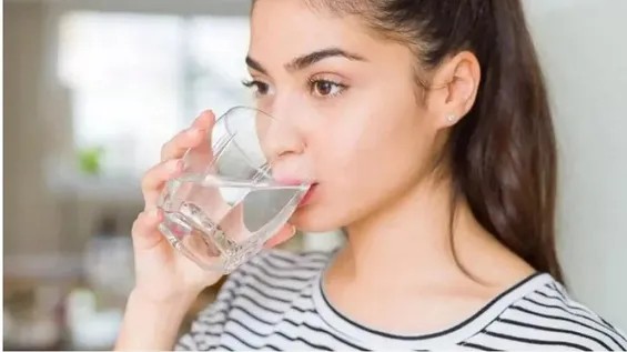 Böyrək sağlamlığı üçün su qəbulunun vaxtı miqdardan daha vacibdir