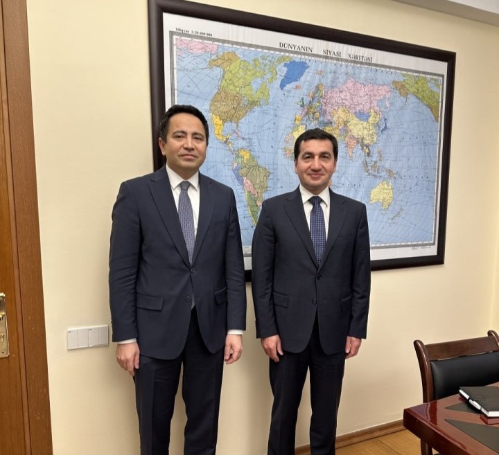 Qazaxıstan Səfiri və Azərbaycan Prezidentinin Köməkçisi əməkdaşlığı müzakirə edib