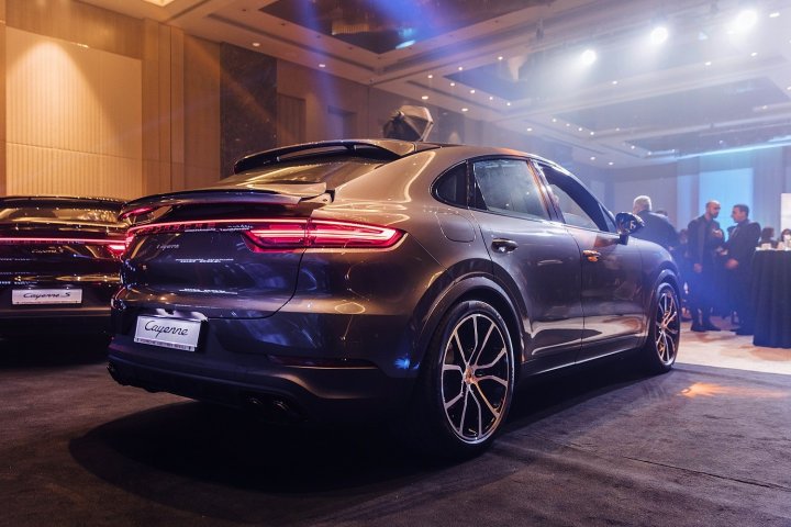 Bakıda iki yeni Porsche təqdim olundu - VİDEO