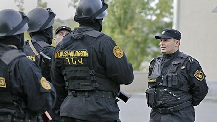Ermənistan paytaxtında 3 gənci ölümcül hala saldılar