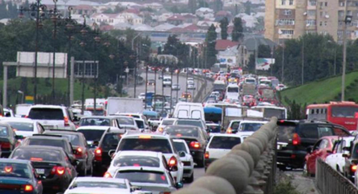 Sumqayıt-Bakı yolu dayandı: kilometrlərlə tıxac yaranıb