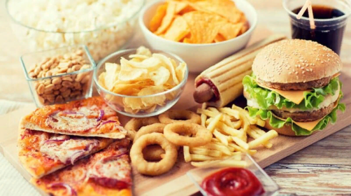 “Fast-food” qaraciyər serrozu və xərçəngə səbəb olur