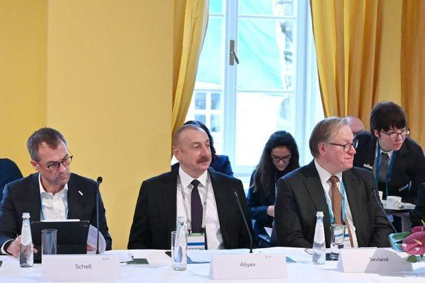 Prezident Münhendə enerji təhlükəsizliyi ilə bağlı dəyirmi masada iştirak edir