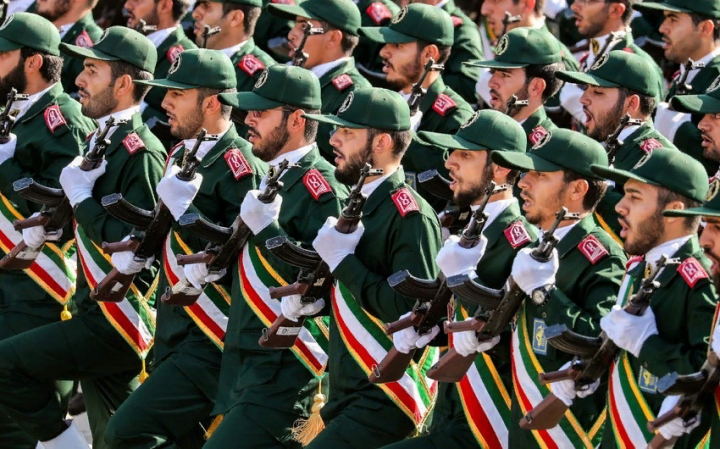 İran İraqla sərhədə hərbi texnika və qoşun toplayır