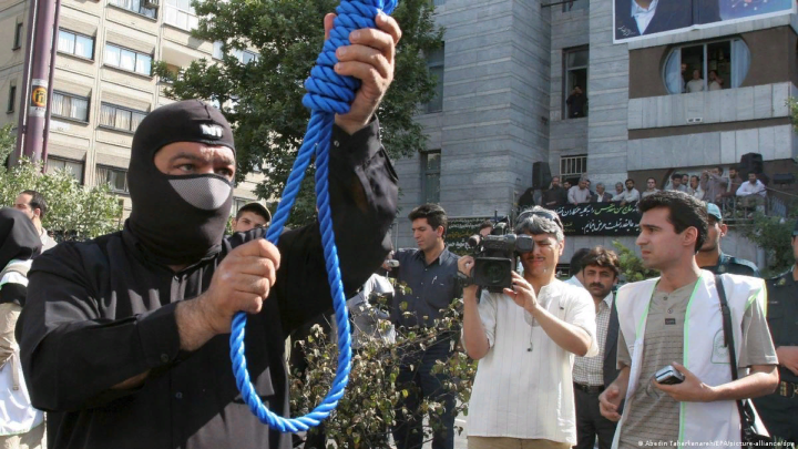 İranda dörd nəfər edam olunub