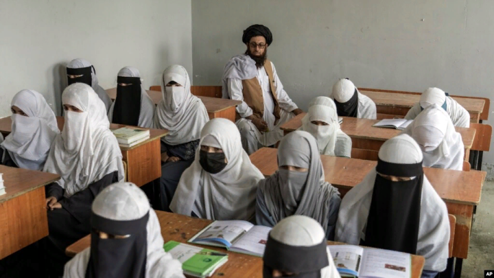 Taliban qızlara dövlət tibb institutlarına daxil olmağa icazə verib