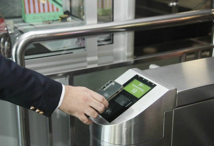 Metroda QR biletlə ödəniş sistemindən istifadə edənlərin sayı çoxalıb