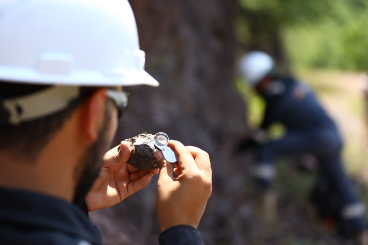 “AzerGold” QSC Şərqi Zəngəzurda daha bir təzahür sahəsində axtarış-qiymətləndirmə işlərinə başlayıb