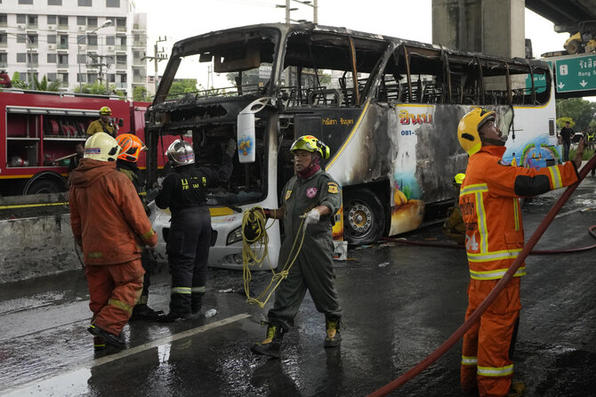 Banqkok yaxınlığında məktəb avtobusu yanıb, 25 nəfər ölüb