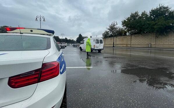 Yol polisi sürücü və piyadalara müraciət edib