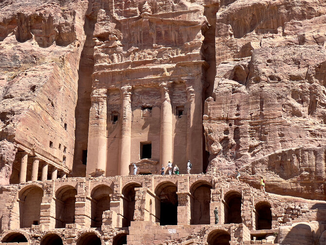 İordaniyanın Petra şəhərində son dərəcə qiymətli gizli məzar aşkarlanıb