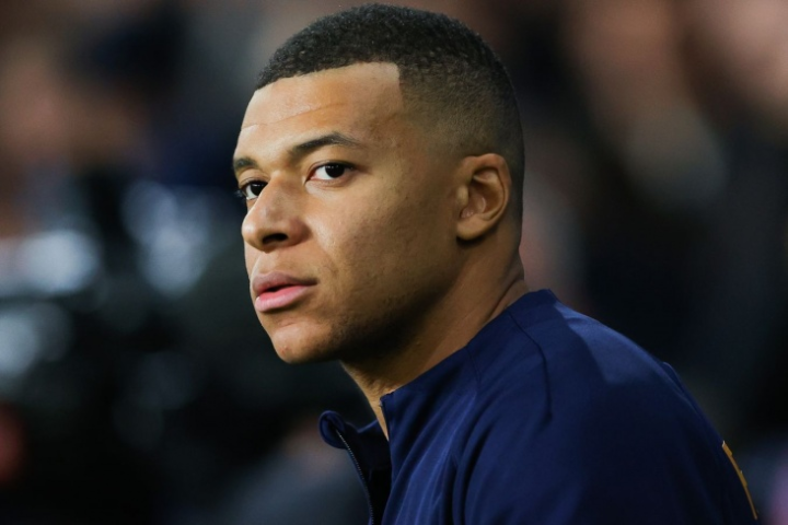 Mbappe zorlama iddialarına görə böhtan atdığı üçün məhkəməyə müraciət edəcək