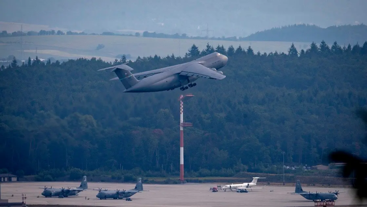 ABŞ-ın Almaniyadakı hava bazası üzərində naməlum pilotsuz uçuş aparatları müşahidə edilib