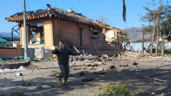 Cənubi Koreya hərbi təyyarəsi səhvən 8 bomba atıb, mülki vətəndaşlar yaralanıb