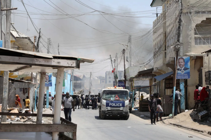 Somalidə Prezident karvanı Əl-Şəbab bombalı hücumunun hədəfinə çevrilib, prezident xəsarət almayıb
