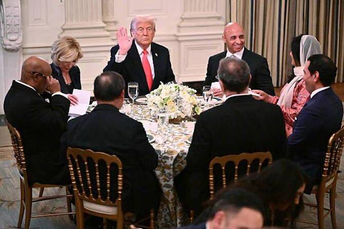 Prezident Tramp Səudiyyə Ərəbistanı səfirini Ağ Evdə iftarda qarşılayıb
