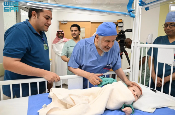 Səudiyyə tibbində yeni bir uğur: Misir siyam əkizlərini ayırma əməliyyatı uğurla başa çatıb