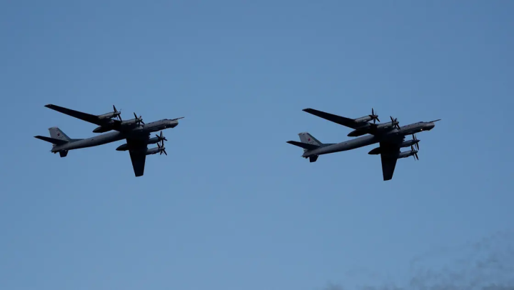 Rusiyanın strateji bombardmançı təyyarələri Barents dənizi üzərində planlı uçuş həyata keçirib